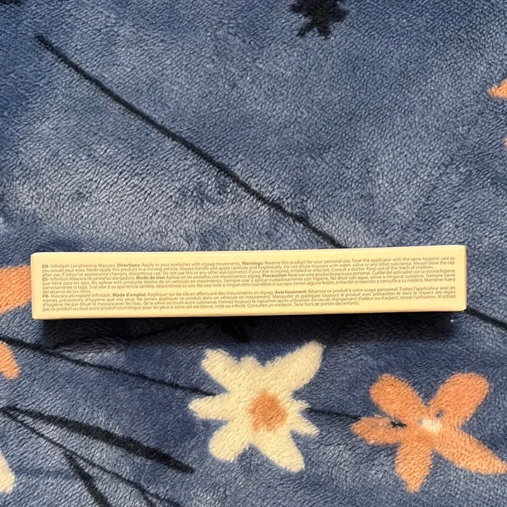 Farmasi Infinilash Mascara in Cream and Black